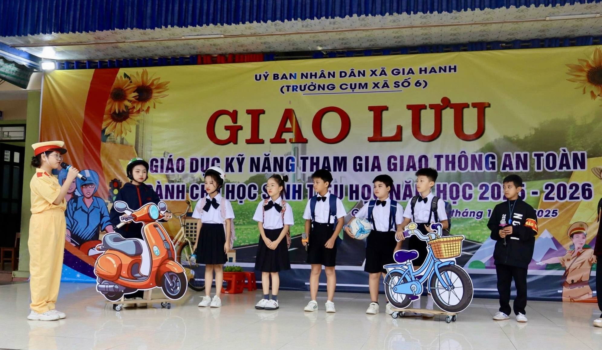 Giao lưu giáo dục kỹ năng tham gia giao thông an toàn cấp tiểu học