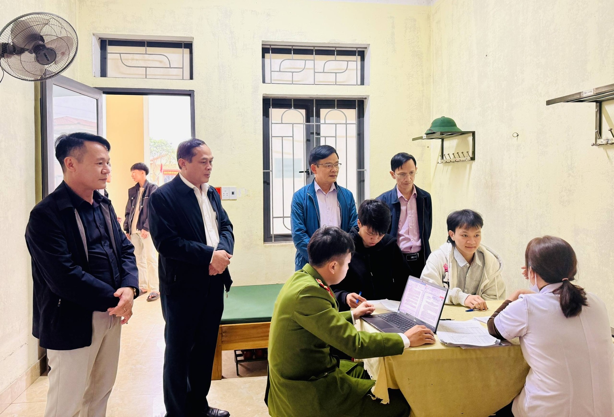 Thanh niên xã Gia Hanh tham gia khám tuyển nghĩa vụ quân sự và công an năm 2026