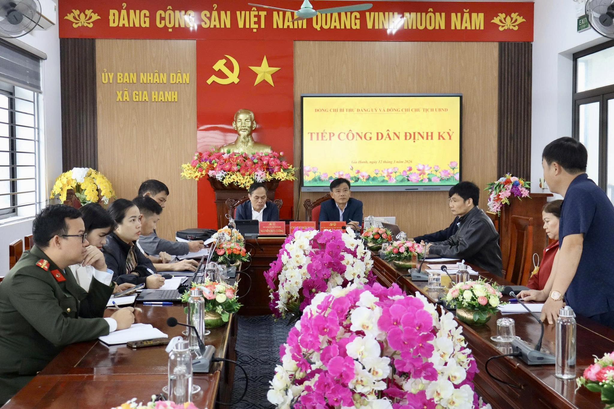 Lãnh đạo xã Gia Hanh tiếp công dân định kỳ tháng 03