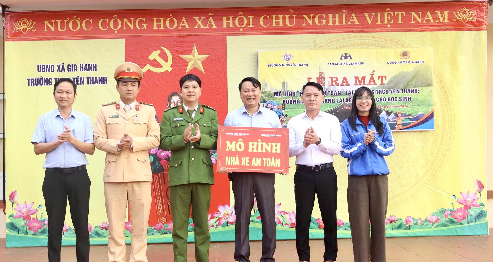 Ra mắt mô hình “ Nhà xe an toàn” tại trường THCS Yên Thanh