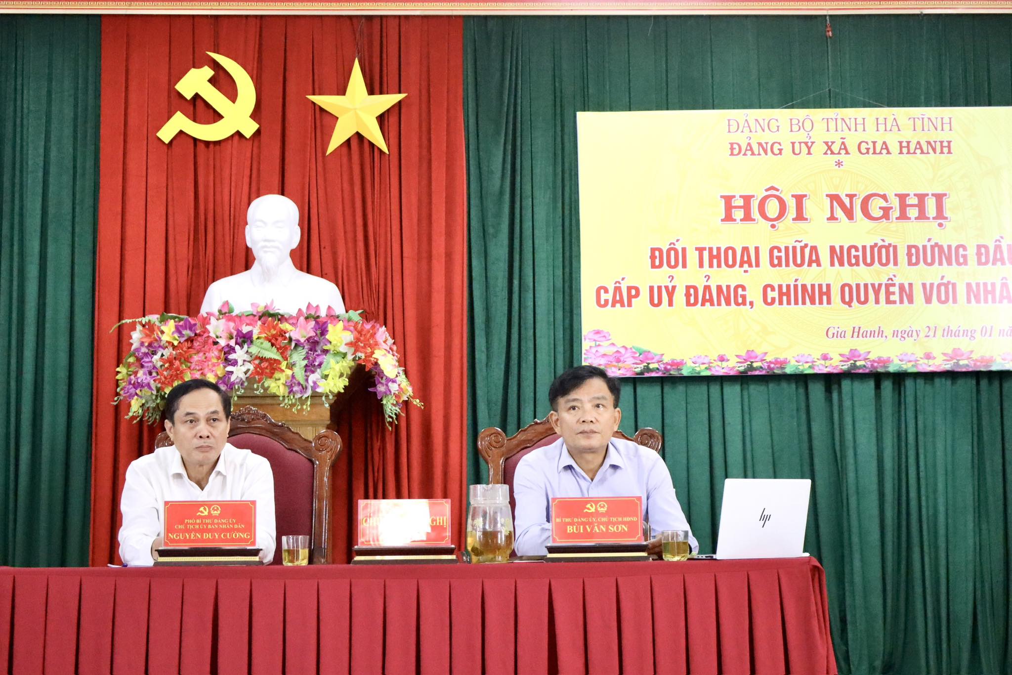 Hội nghị đối thoại trực tiếp giữa người đứng đầu cấp ủy, chính quyền với Nhân dân