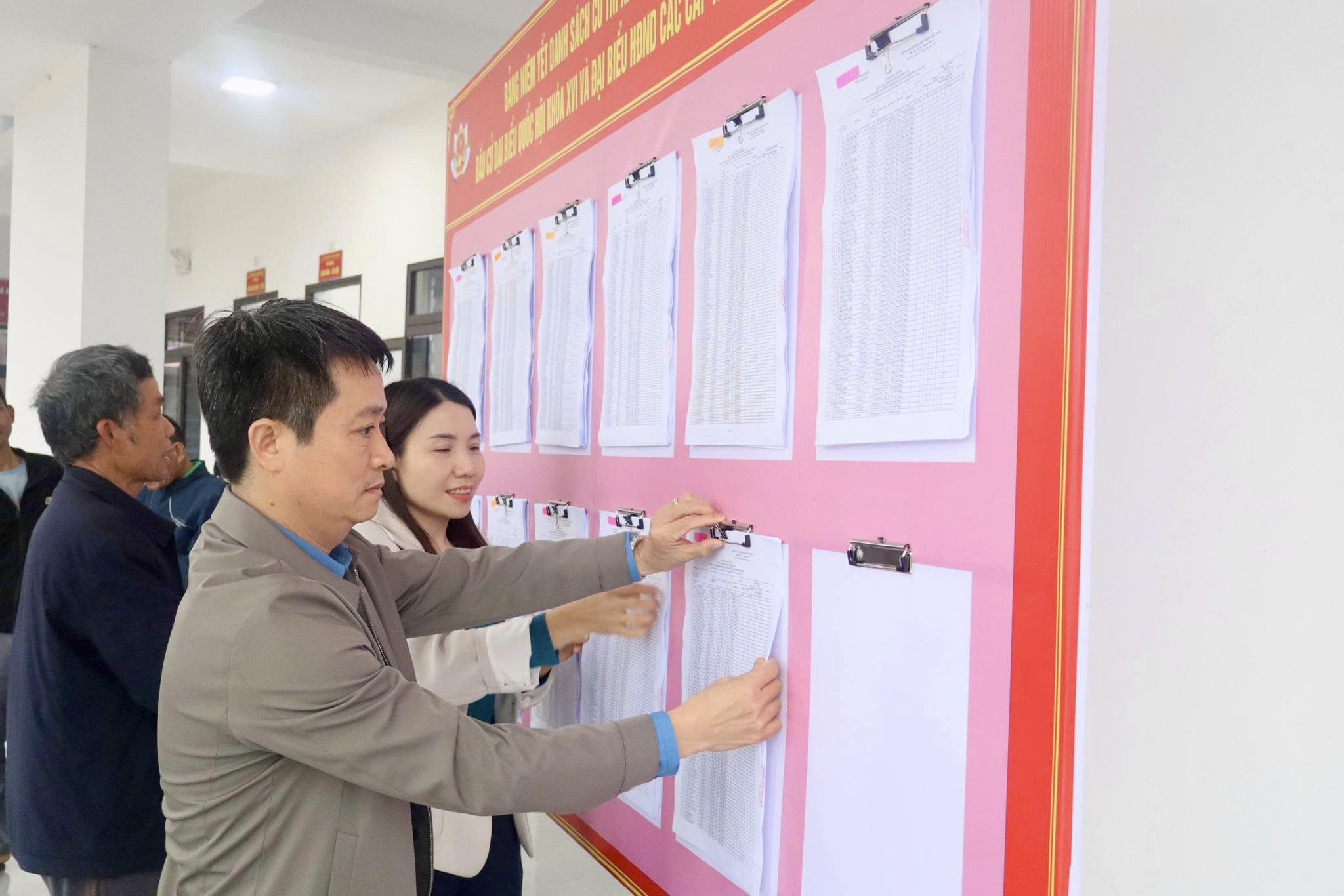 Xã Gia Hanh hoàn thành lập, niêm yết danh sách cử tri đúng quy định