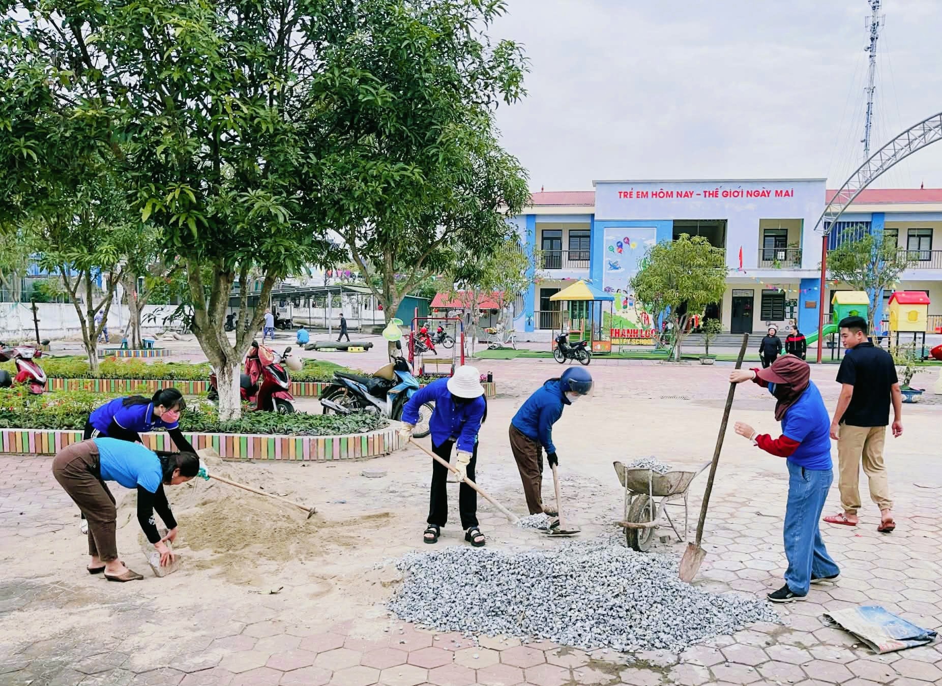 Tuổi trẻ xã Gia Hanh hưởng ứng ngày "Chủ nhật xanh"