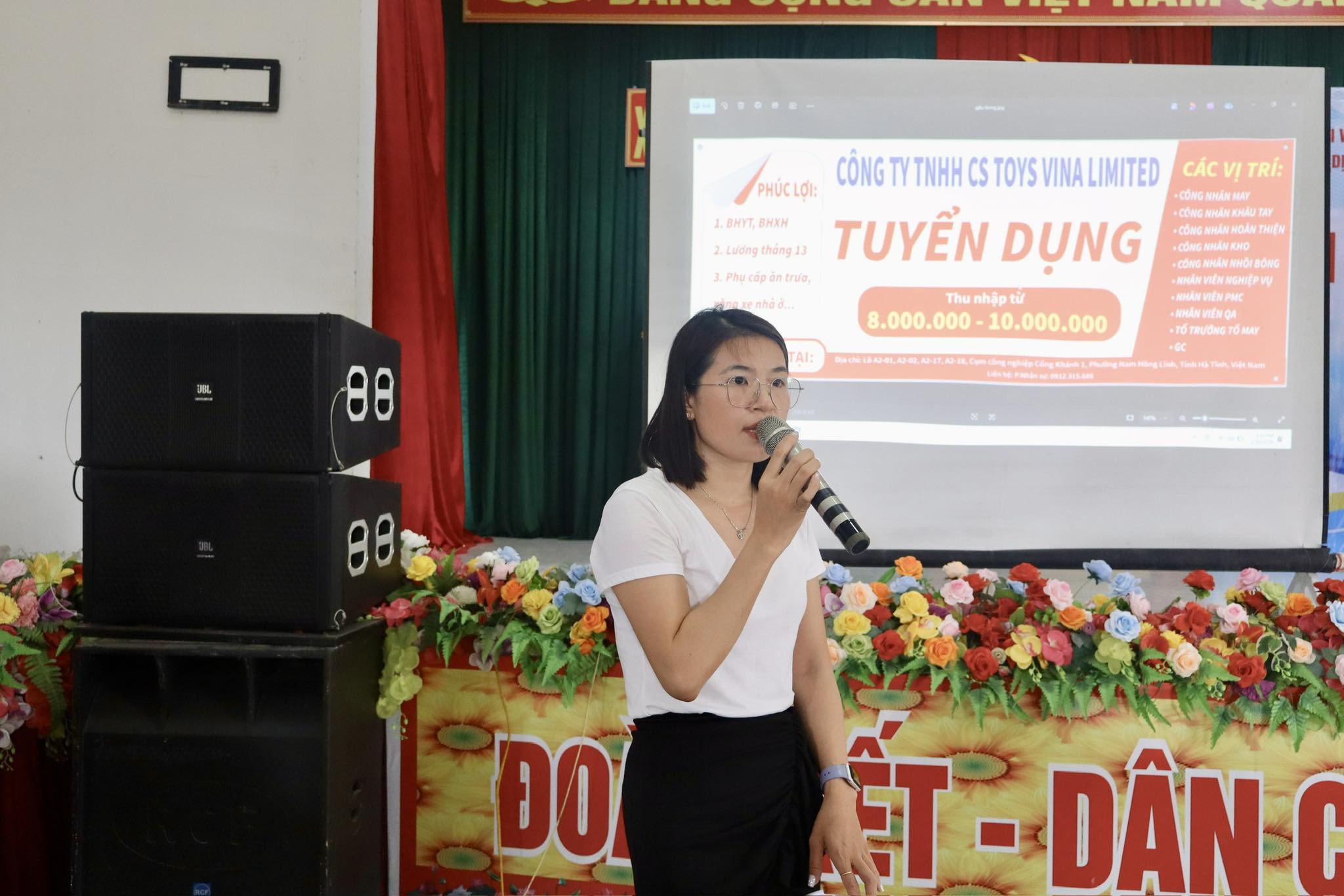 Đông đảo lao động tham gia phiên giao dịch việc làm lưu động tại xã Gia Hanh
