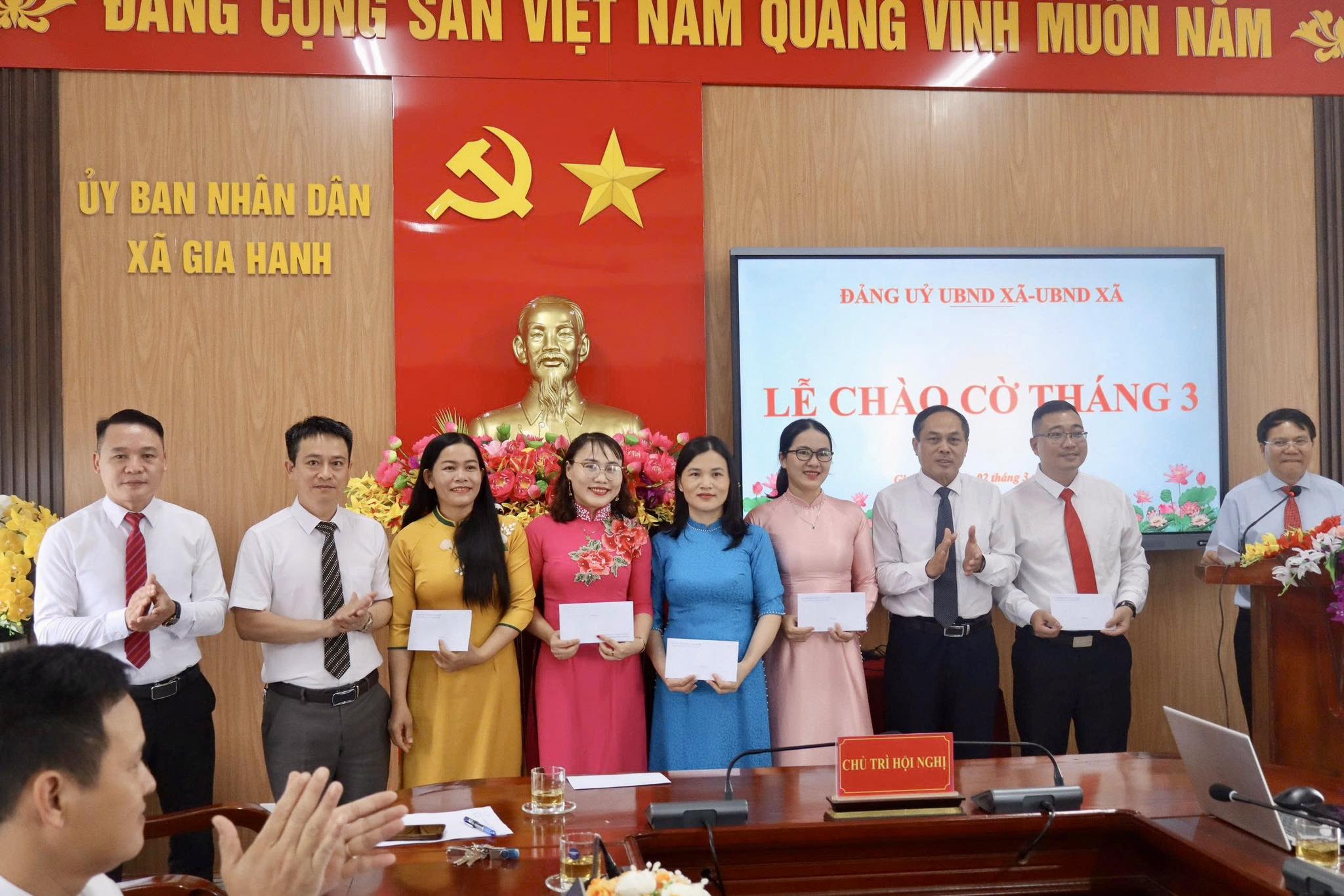 UBND xã Gia Hanh tổ chức lễ chào cờ tháng 03/2026