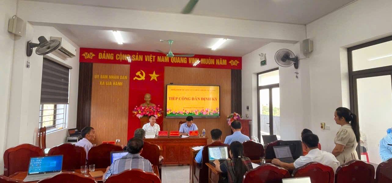 Lãnh đạo xã Gia Hanh tiếp công dân định kỳ ngày 11/9/2025