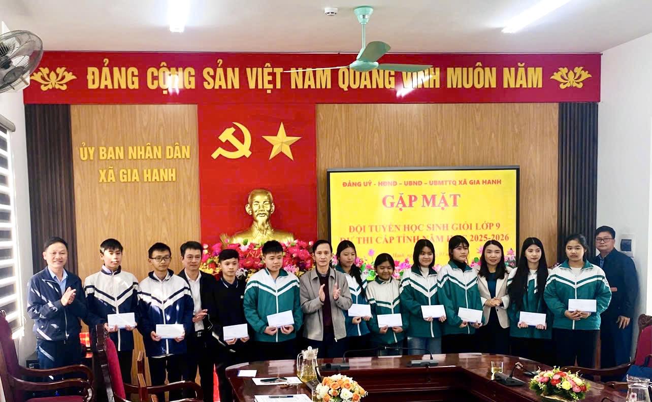 Gặp mặt đội tuyển học sinh giỏi lớp 9 dự thi cấp tỉnh năm học 2025–2026