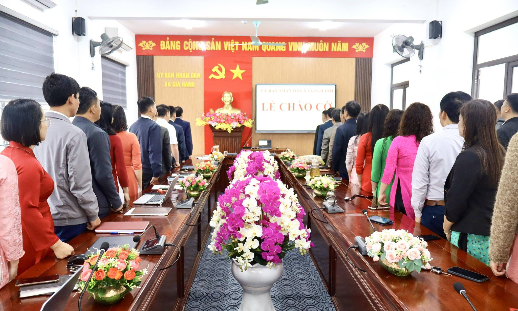 UBND xã Gia Hanh tổ chức lễ chào cờ tháng 01/2026