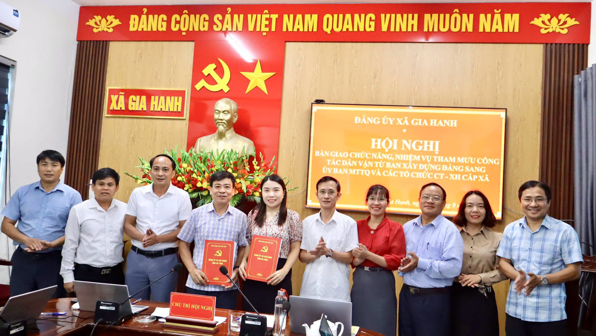 Gia Hanh bàn giao chức năng, nhiệm vụ tham mưu về công tác dân vận sang MTTQ 
