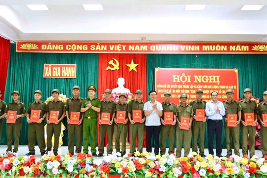 Hội nghị kiện toàn lực lượng tham gia bảo vệ ANTT ở cơ sở và ra mắt mô hình hỗ trợ tái hòa nhập cộng đồng
