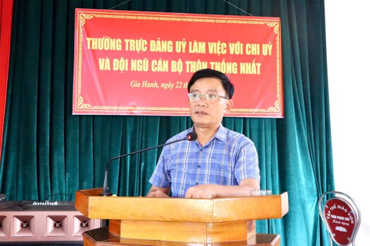 Thường trực Đảng ủy làm việc với Chi ủy, cán bộ thôn Thống Nhất
