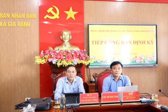Lãnh đạo xã Gia Hanh tiếp công dân định kỳ tháng 9 