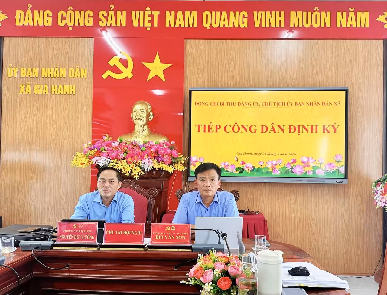 Lãnh đạo xã Gia Hanh tiếp dân định kỳ tháng 5