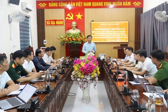 Ban Thường vụ Đảng uỷ xã Gia Hanh thảo luận, cho ý kiến vào nhiều nội dung quan trọng