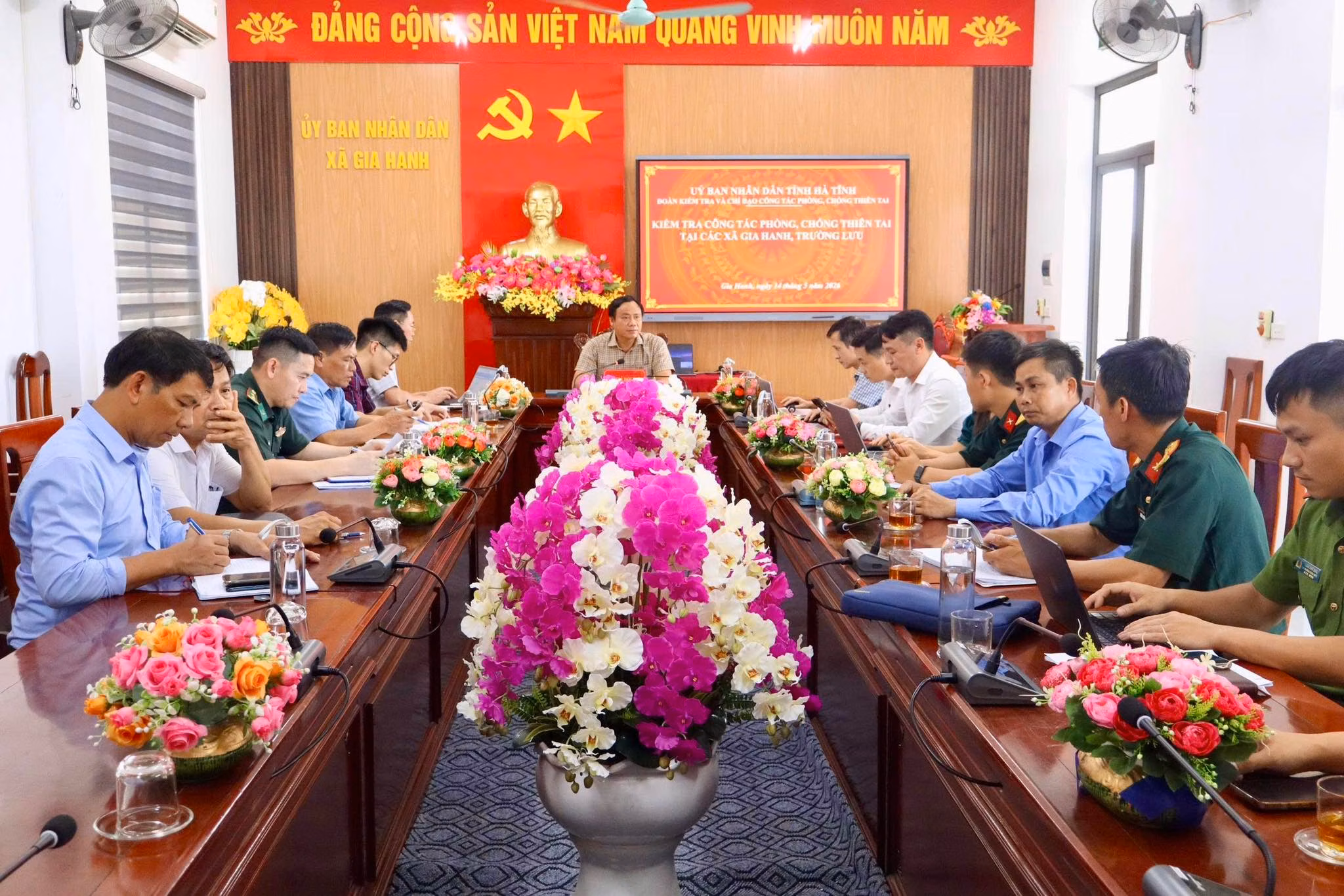 Đoàn công tác của tỉnh kiểm tra công tác phòng chống thiên tại tại Gia Hanh, Trường Lưu