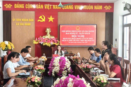 Ban Kinh tế - Ngân sách HĐND xã khảo sát hoạt động của các HTX dịch vụ môi trường  