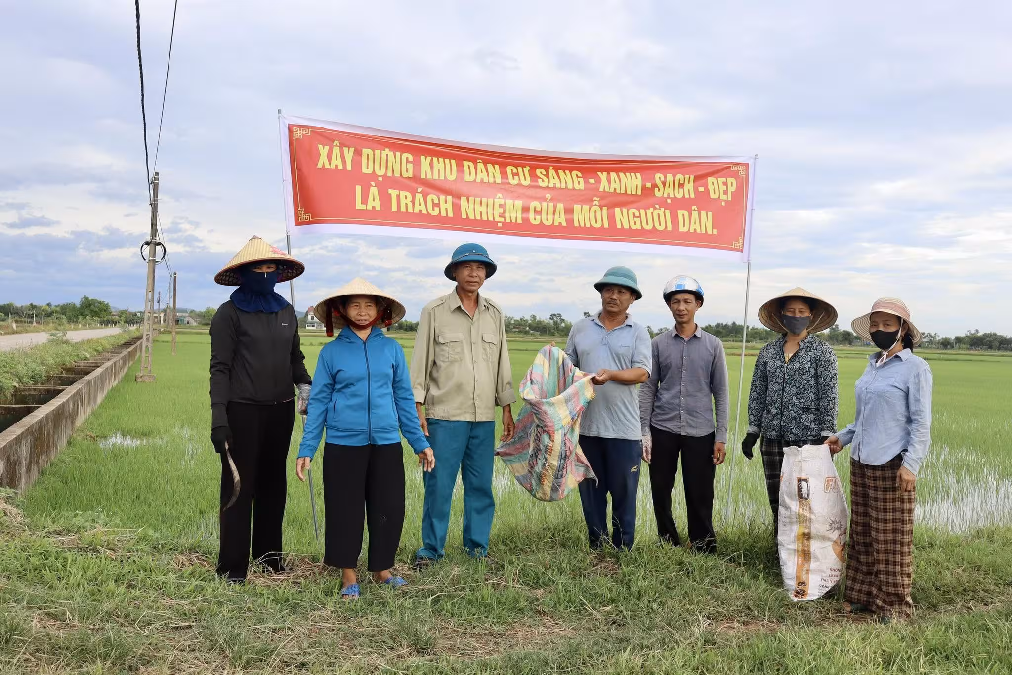 Gia Hanh ra quân hưởng ứng phong trào “Toàn dân chung tay bảo vệ môi trường vì một Việt Nam xanh - sạch - đẹp” 