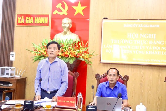 Thường trực Đảng ủy xã Gia Hanh làm việc với Chi ủy, cán bộ các thôn Khánh Lộc, Hồng Phong và Hồng Lam