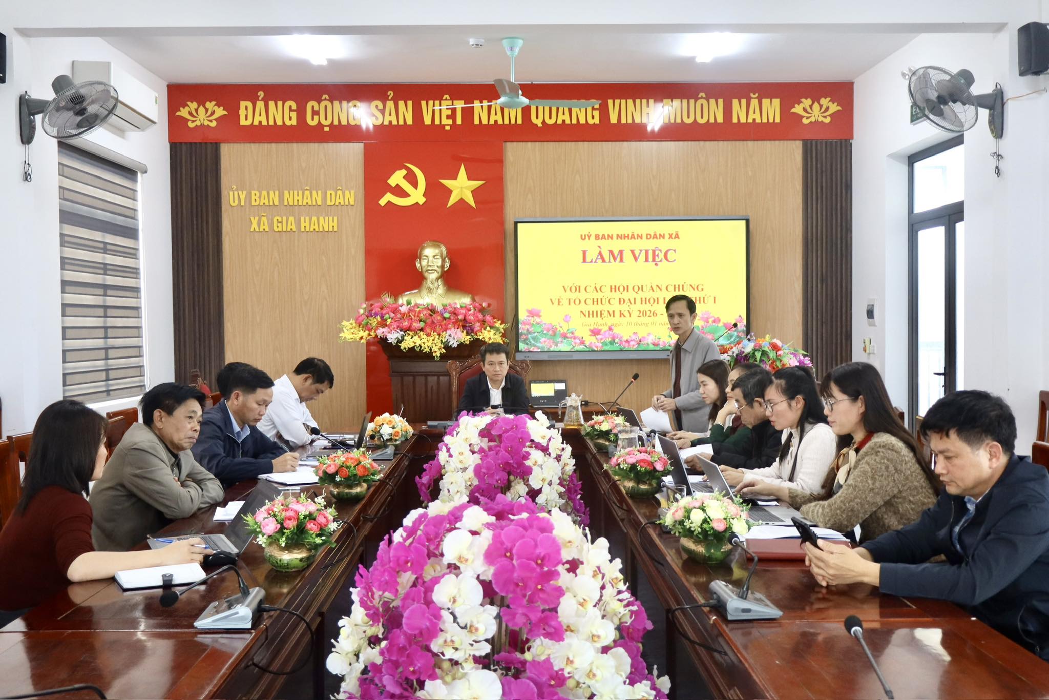 UBND xã Gia Hanh làm việc với các Hội quần chúng về tổ chức Đại hội lần thứ I, nhiệm kỳ 2026 - 2031 