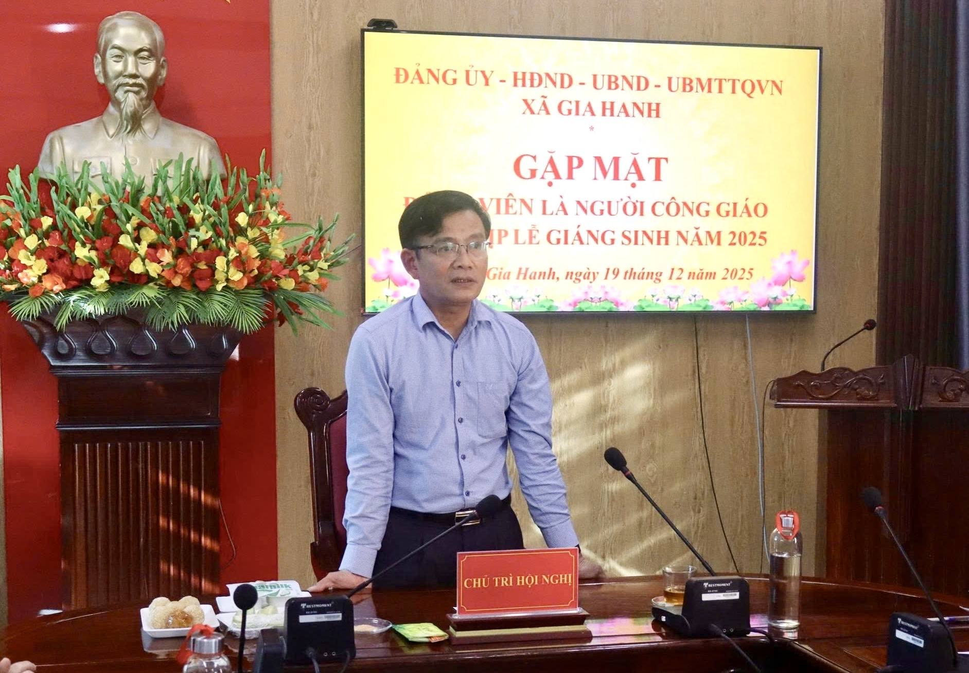 Xã Gia Hanh gặp mặt đảng viên là người công giáo nhân dịp Giáng sinh