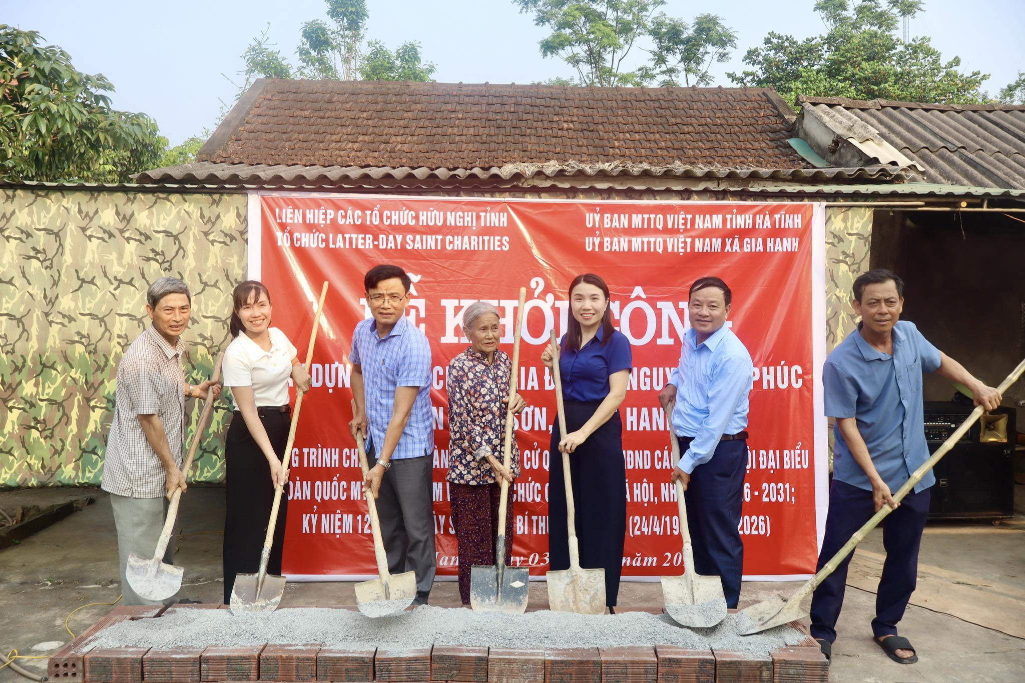 Khởi công xây dựng nhà ở cho hộ khó khăn ở thôn Hợp Sơn 