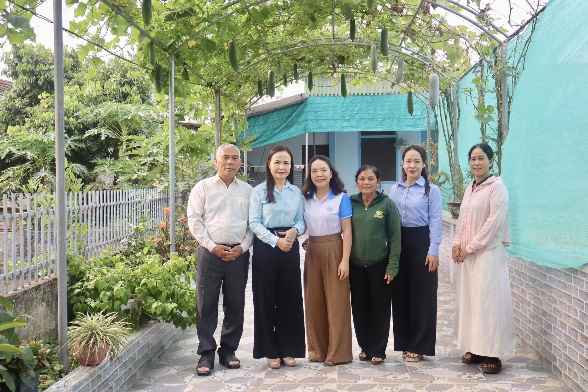 Hội LHPN tỉnh kiểm tra hoạt động ủy thác vốn Ngân hàng CSXH tại xã Gia Hanh
