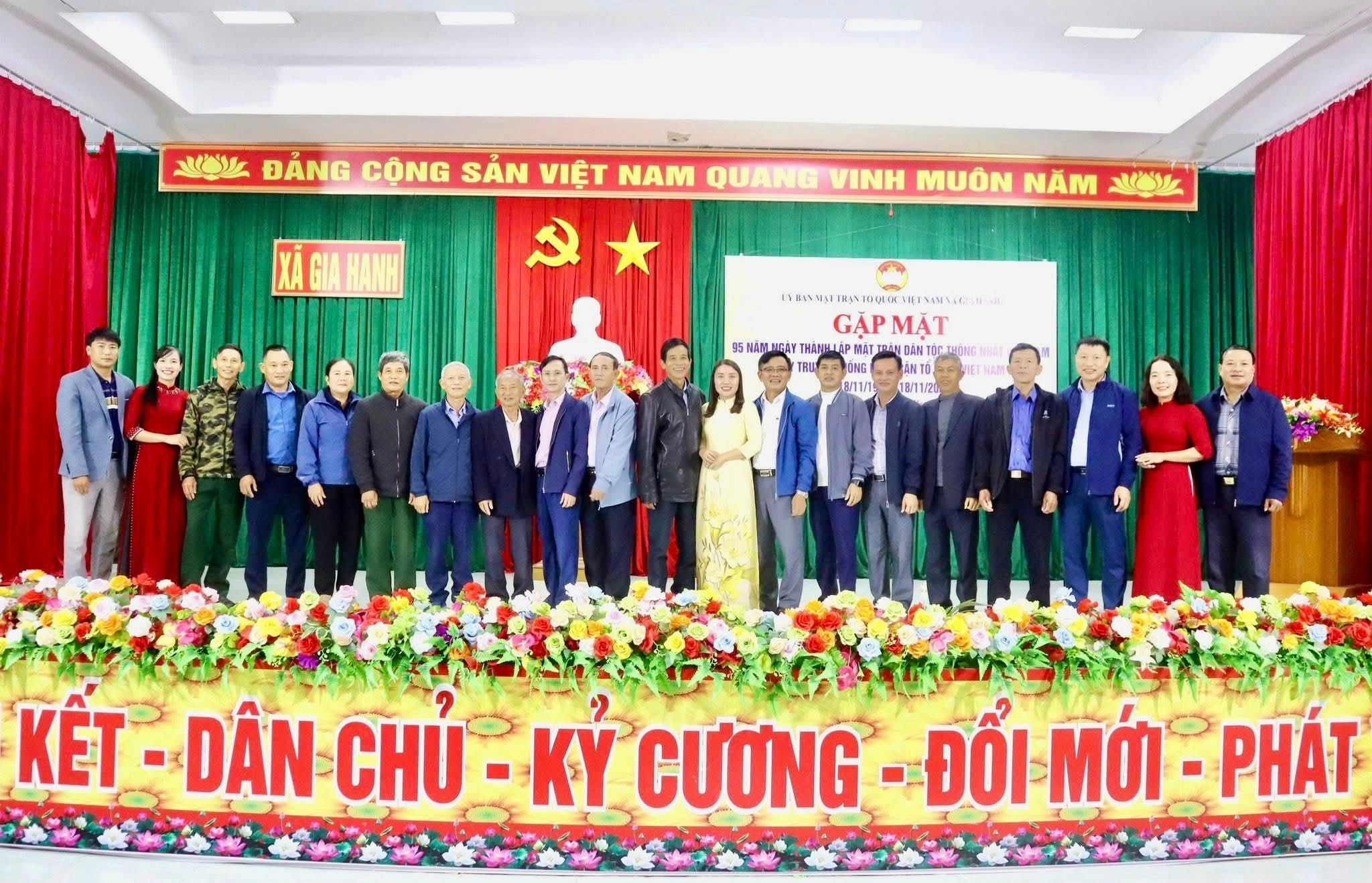 Xã Gia Hanh kỷ niệm 95 năm Ngày thành lập Mặt trận Dân tộc thống nhất Việt Nam 