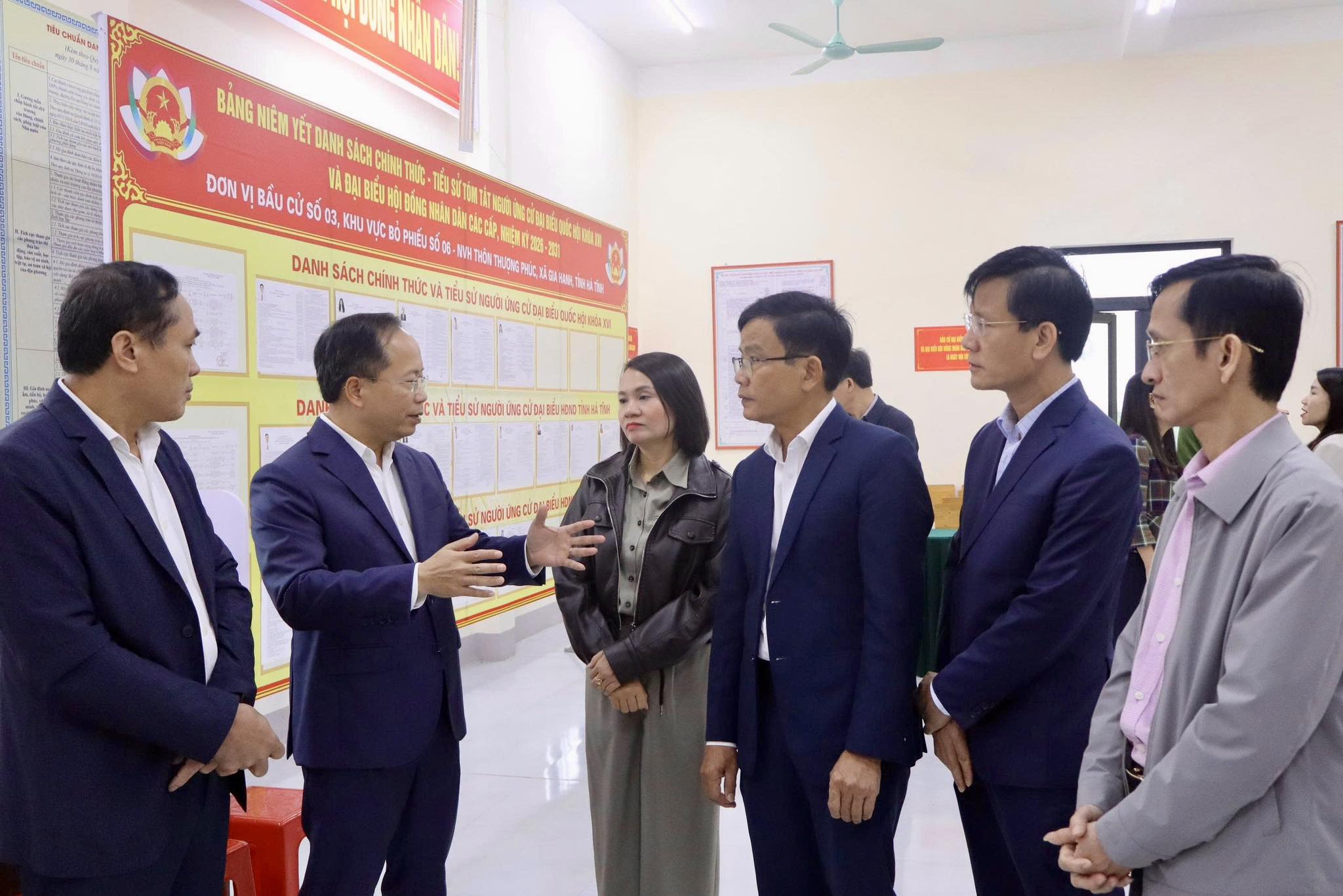 Bí thư Tỉnh ủy kiểm tra công tác chuẩn bị bầu cử tại Gia Hanh