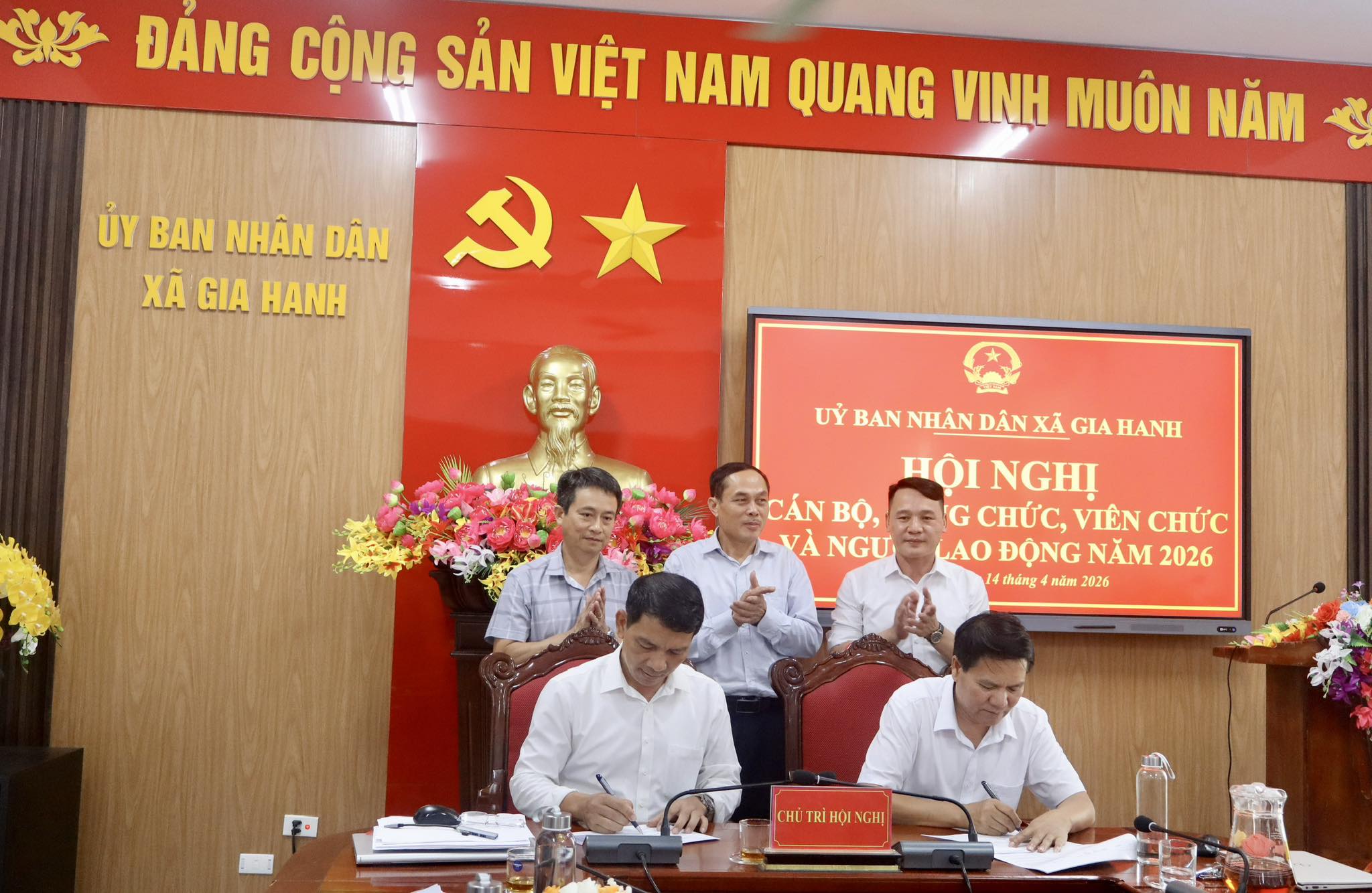 Hội nghị cán bộ, công chức, viên chức và người lao động UBND xã Gia Hanh
