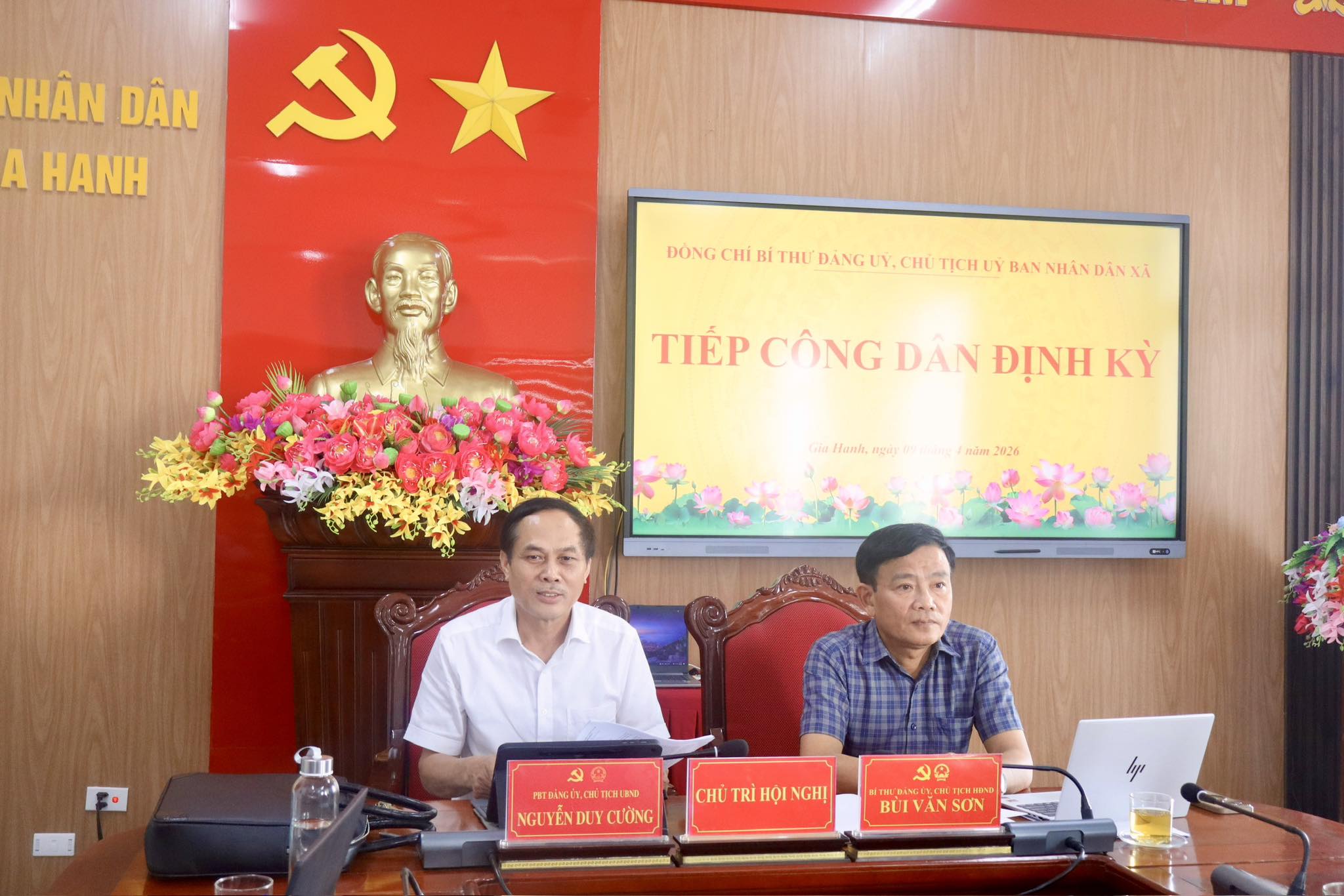 Lãnh đạo xã Gia Hanh tiếp công dân định kỳ tháng 04 